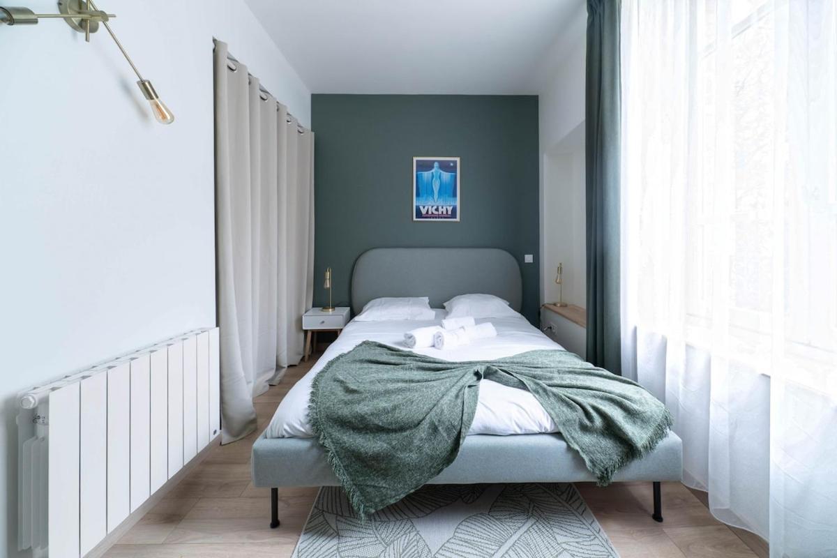 Residence Bains Callou Situee Face Aux Thermes Vichy Ruang foto