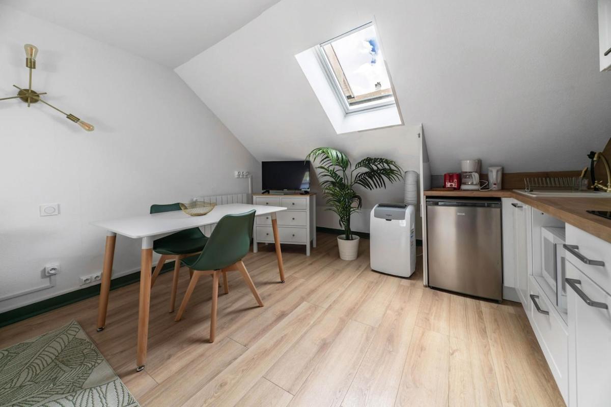 Residence Bains Callou Situee Face Aux Thermes Vichy Ruang foto