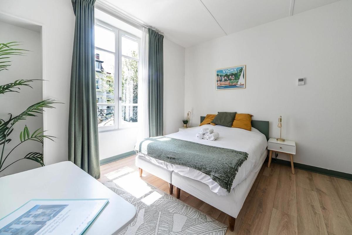 Residence Bains Callou Situee Face Aux Thermes Vichy Ruang foto