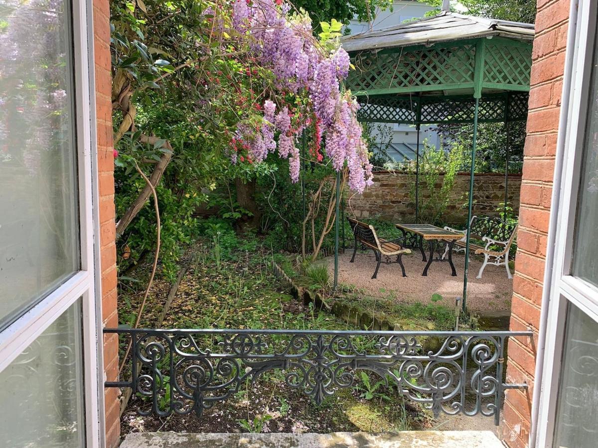 Residence Bains Callou Situee Face Aux Thermes Vichy Ruang foto