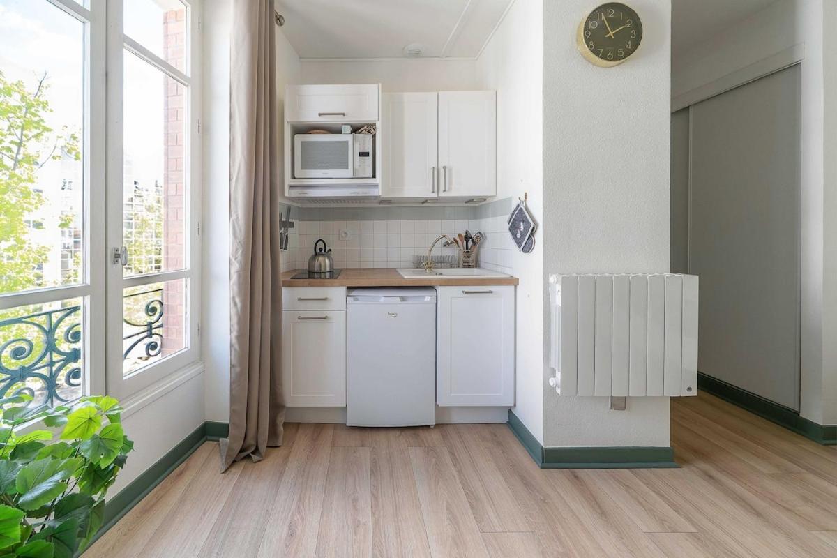 Residence Bains Callou Situee Face Aux Thermes Vichy Ruang foto